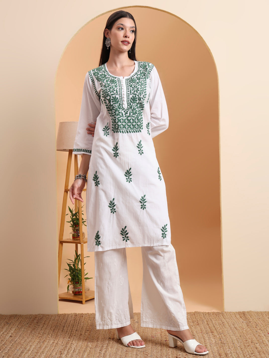 Ethnic Motifs Hand Embroidered Mulmul Lucknowi Chikankari Kurta