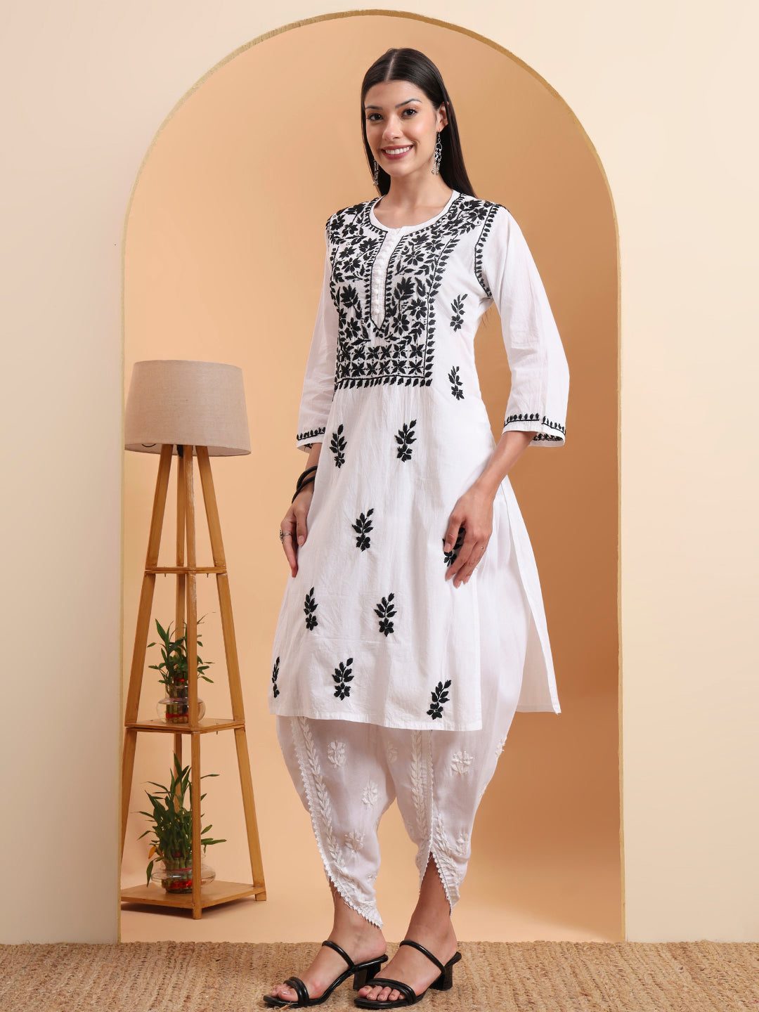 Ethnic Motifs Hand Embroidered Mulmul Lucknowi Chikankari Kurta
