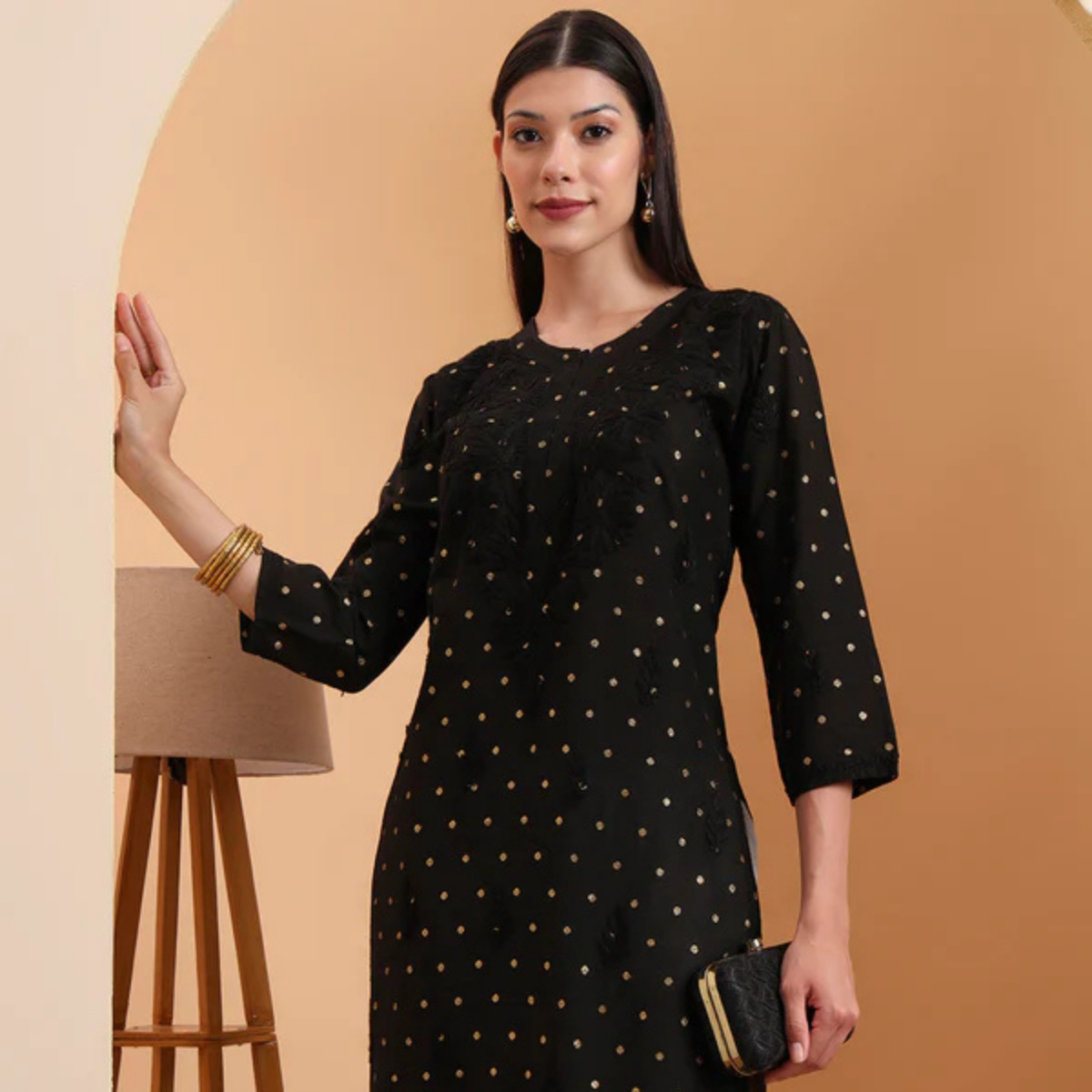 hand-embroidered-chanderi-lucknowi-chikankari-kurta