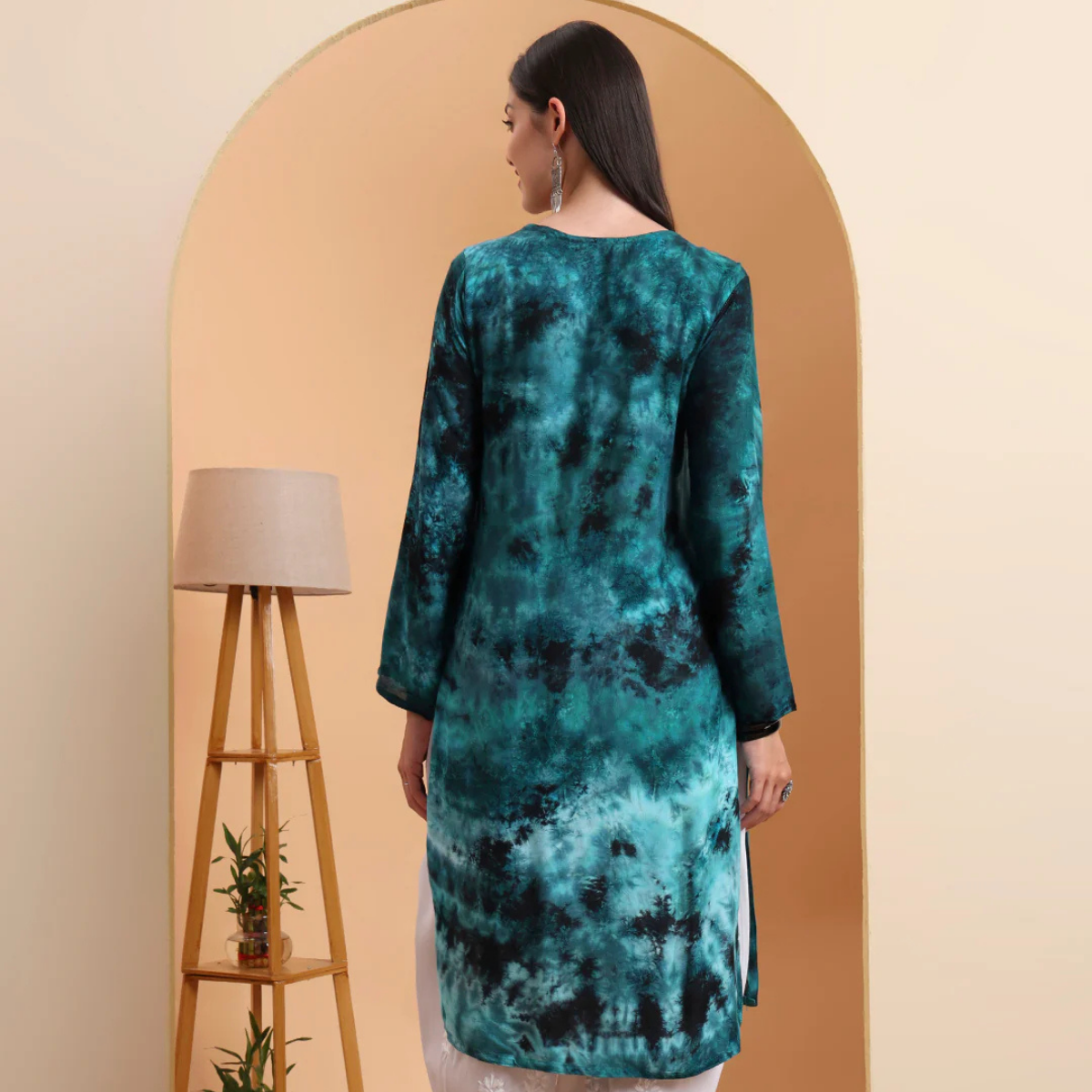 hand-embroidered-rayon-lucknowi-chikankari-kurta