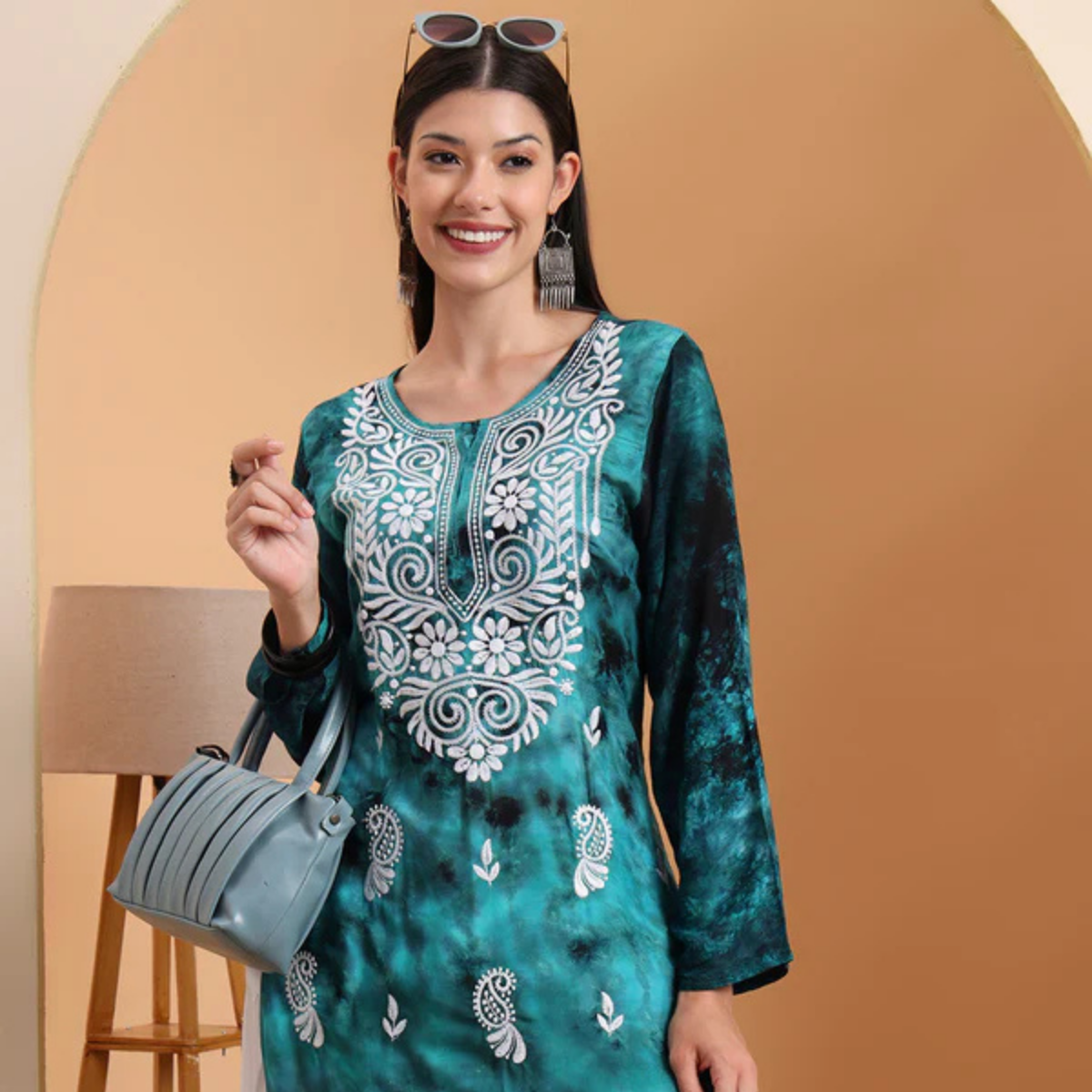 hand-embroidered-rayon-lucknowi-chikankari-kurta